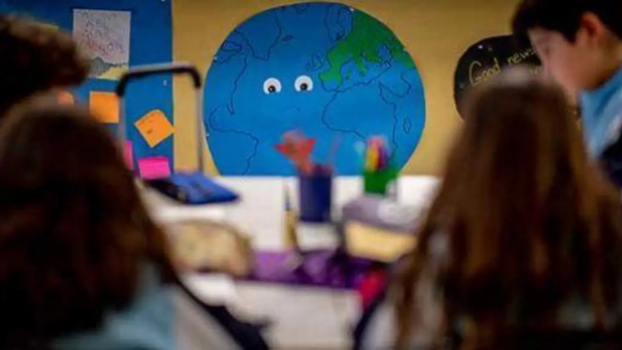 <p> Ni&ntilde;os de primaria aprendiendo sobre el Medio Ambiente </p>