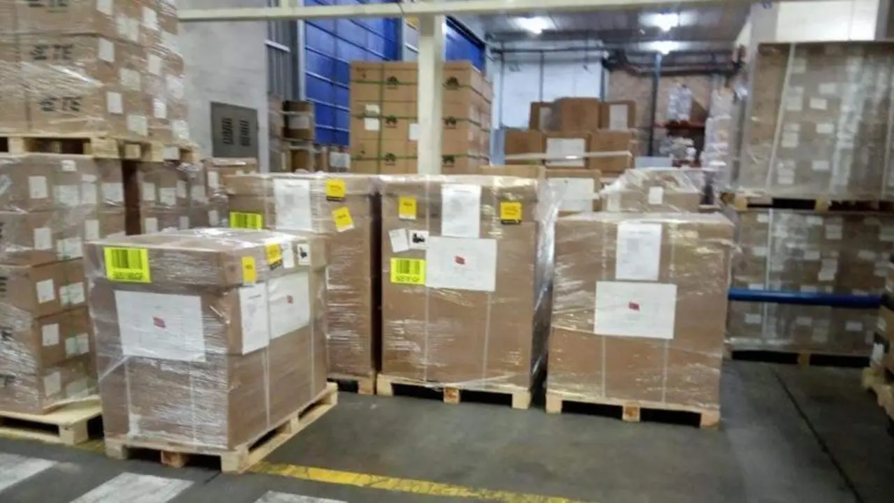 <p> Llegada de material sanitario contra el Covid </p>