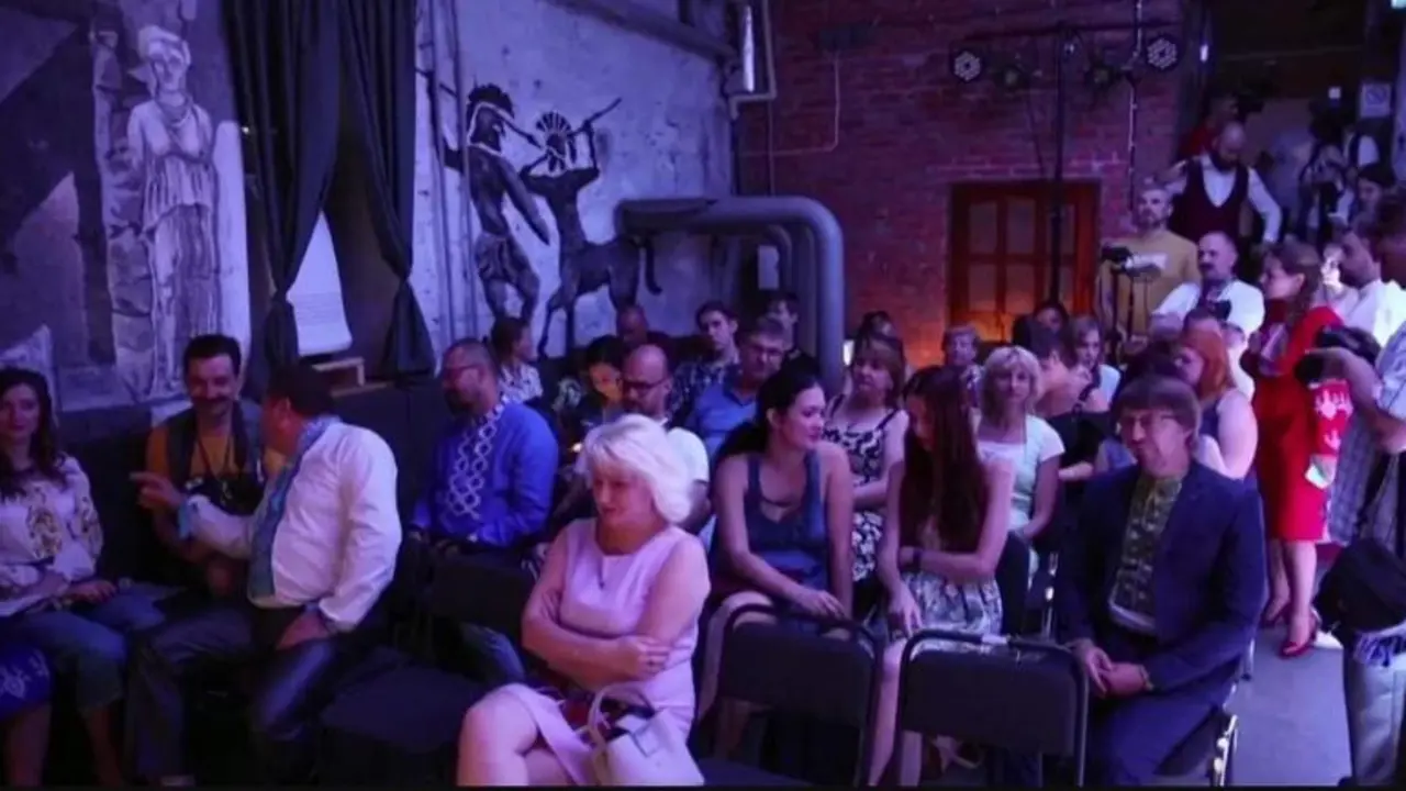 <p> Teatro subterr&aacute;neo - TELECINCO </p>