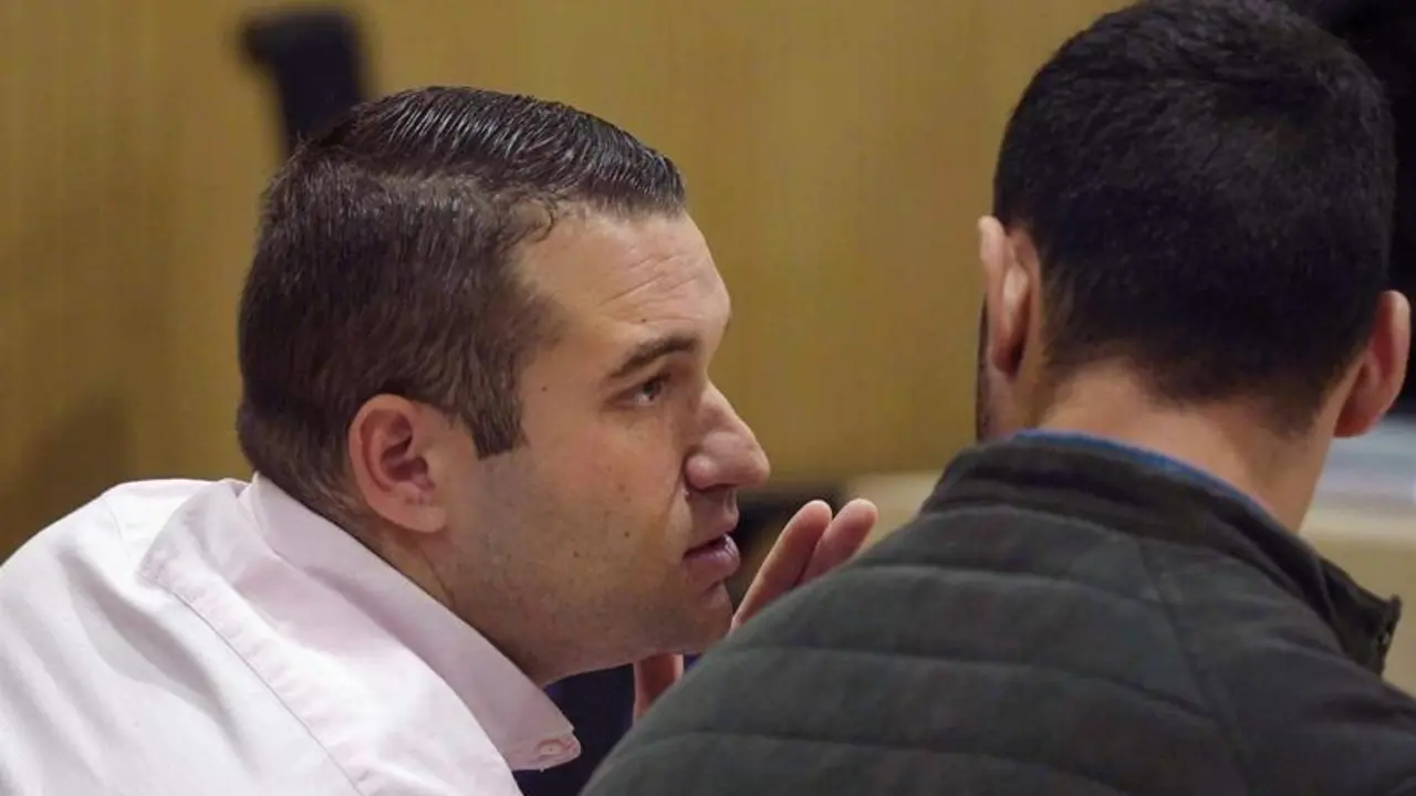 <p> Dos de los cuatro miembros de La Manada </p>