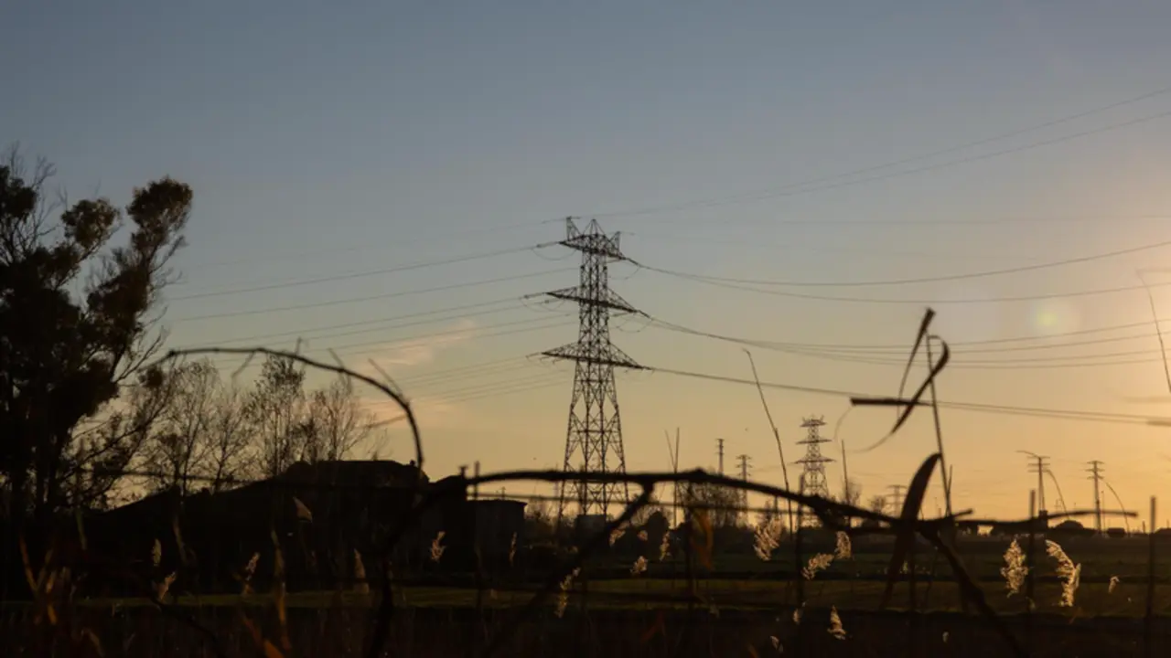 <p> Un poste el&eacute;ctrico, a 12 de enero de 2021, en Barcelona, Catalu&ntilde;a (Espa&ntilde;a). - David Zorrakino - Europa Press </p>