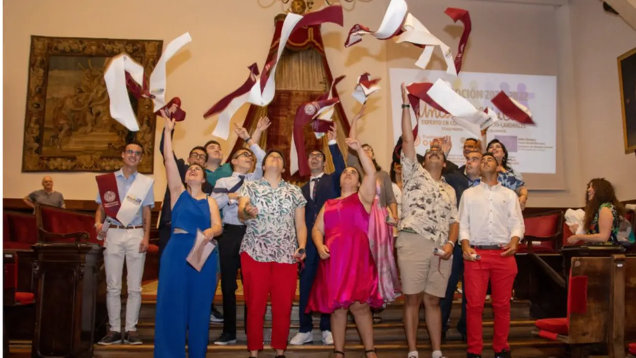 <p> Graduaci&oacute;n de j&oacute;venes con discapacidad intelectual </p>