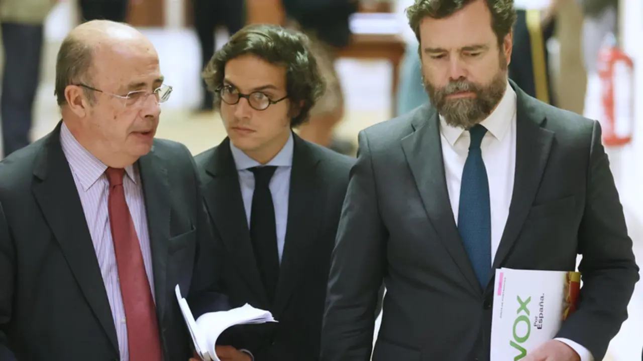 <p> Archivo - (I-D) El diputado de Vox, Ignacio Gil L&aacute;zaro; el diputado de Vox por Asturias, Jos&eacute; Mar&iacute;a Figaredo y el portavoz de Vox en el Congreso, Iv&aacute;n Espinosa de los Monteros - Eduardo Parra - Europa Press - Archivo </p>