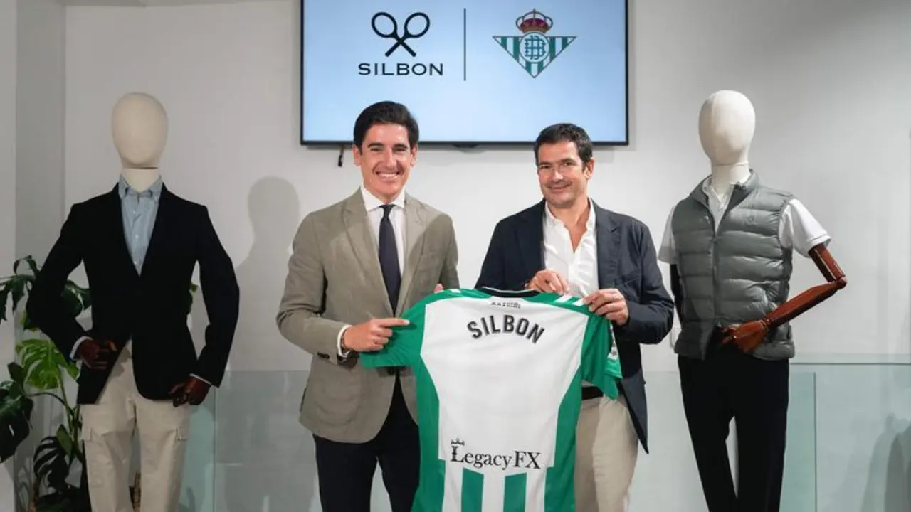<p> Pablo L&oacute;pez, CEO de Silbon y Ram&oacute;n Alarc&oacute;n,director general de Negocio del Real Betis </p>