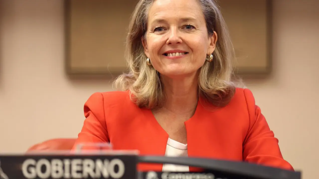 <p> La vicepresidenta primera del Gobierno y ministra de Asuntos Econ&oacute;micos y Transformaci&oacute;n Digital, Nadia Calvi&ntilde;o, durante una Comisi&oacute;n de Asuntos Econ&oacute;micos y Transformaci&oacute;n Digital, en el Congreso - Eduardo Parra - Europa Press </p>