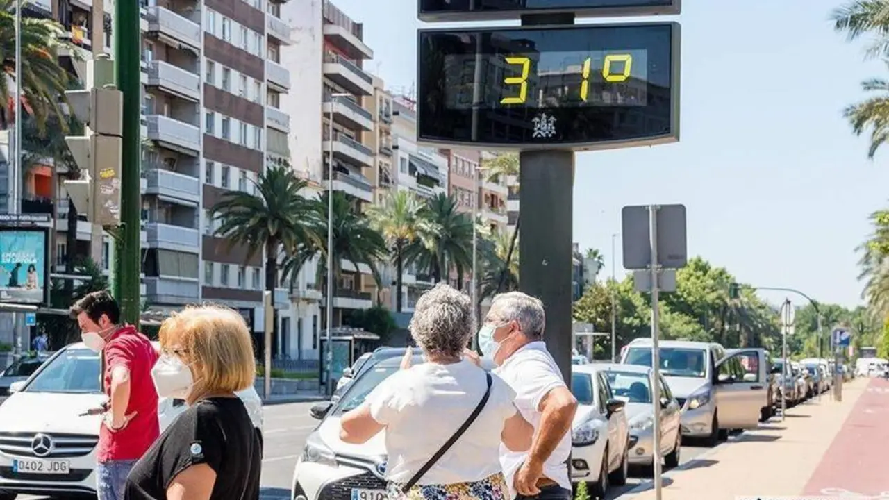 <p> Termómetro en Córdoba al mediodía / Pilar Gázquez. </p>