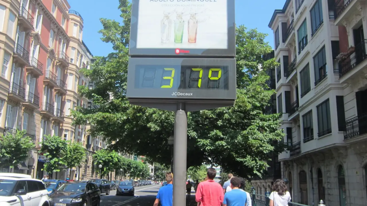 <p> Archivo - Term&oacute;metro marca 37 grados en Bilbao - EUROPA PRESS - Archivo </p>