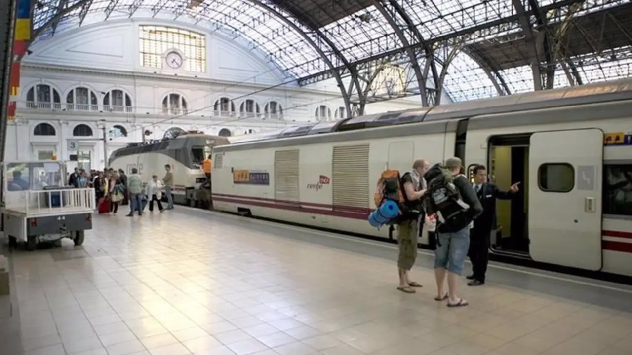 <p> Archivo - Interrail - RENFE - Archivo </p>