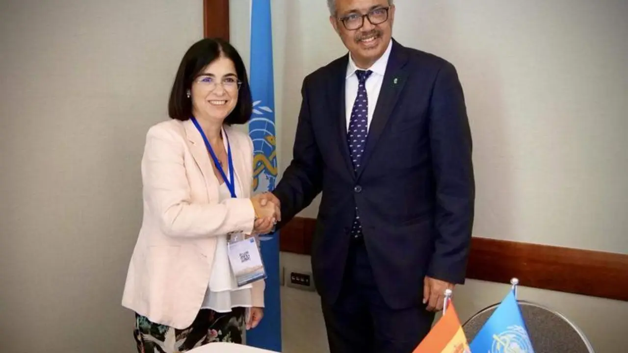<p> Ministra de Sanidad, Carolina Darias, y el director General de la OMS, Tedros Adhanom </p>