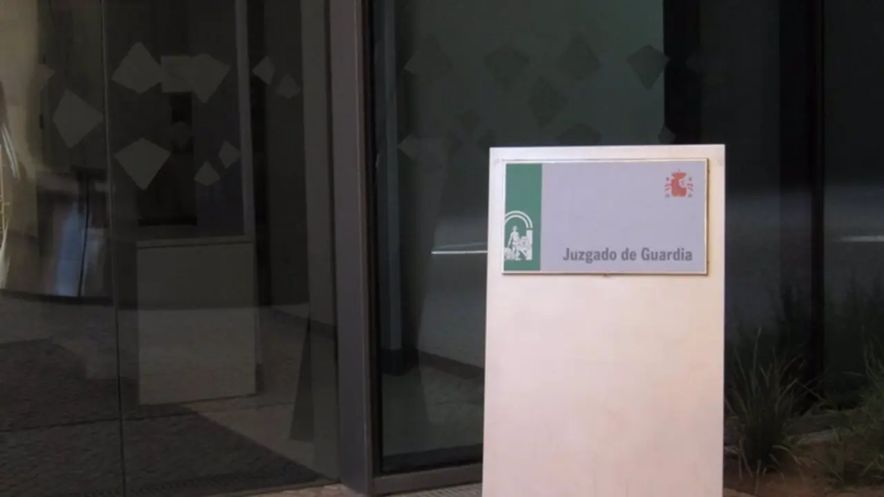 <p> Archivo - Puerta de acceso al Juzgado de Guardia en la Ciudad de la Justicia de C&oacute;rdoba (Foto de archivo). - EUROPA PRESS - Archivo </p>