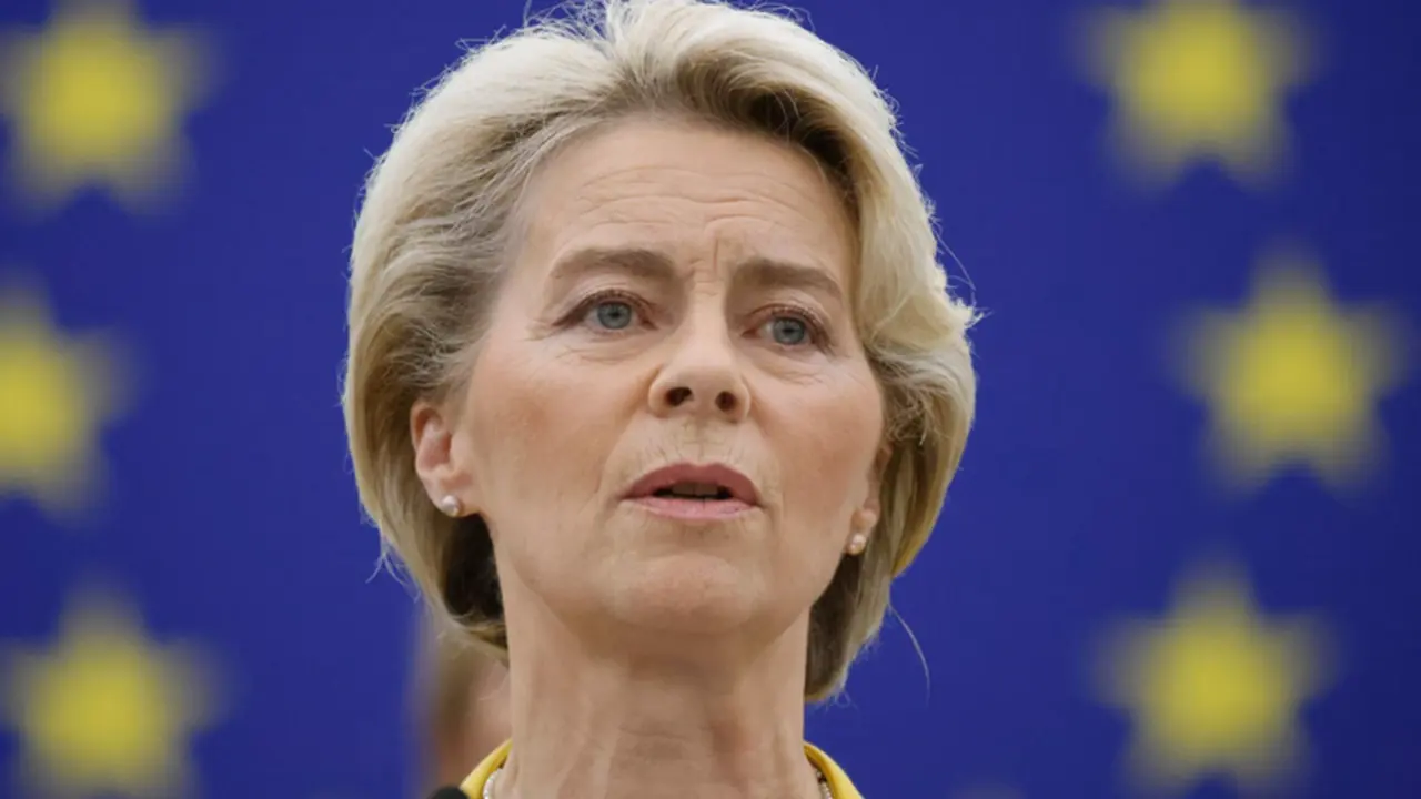 <p> 14 September 2022, France, Strasbourg: Ursula von der Leyen (L), European Commission President, speaks during a plenary session of the European Parliament. Photo: Philipp von Ditfurth/dpa - Philipp von Ditfurth/dpa </p>