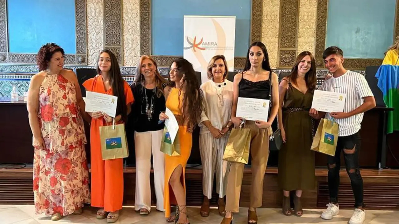 <p> Kamira reconoce al alumnado gitano </p>