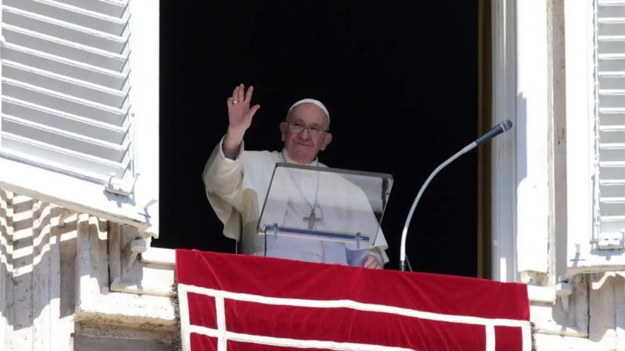 <p> El Papa durante el rezo del &Aacute;ngelus </p>