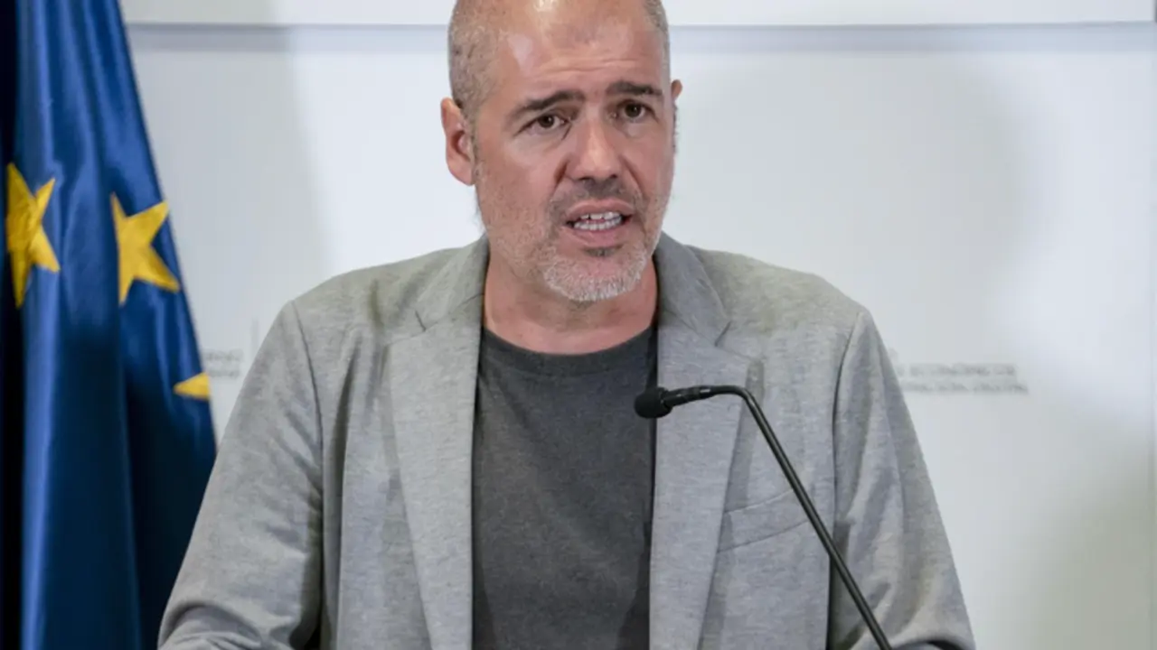 <p> El secretario general de Comisiones Obreras (CCOO), Unai Sordo, responde a los medios tras una reuni&oacute;n con la Mesa de Di&aacute;logo Social a 21 de septiembre de 2022, en Madrid - A. P&eacute;rez Meca - Europa Press </p>