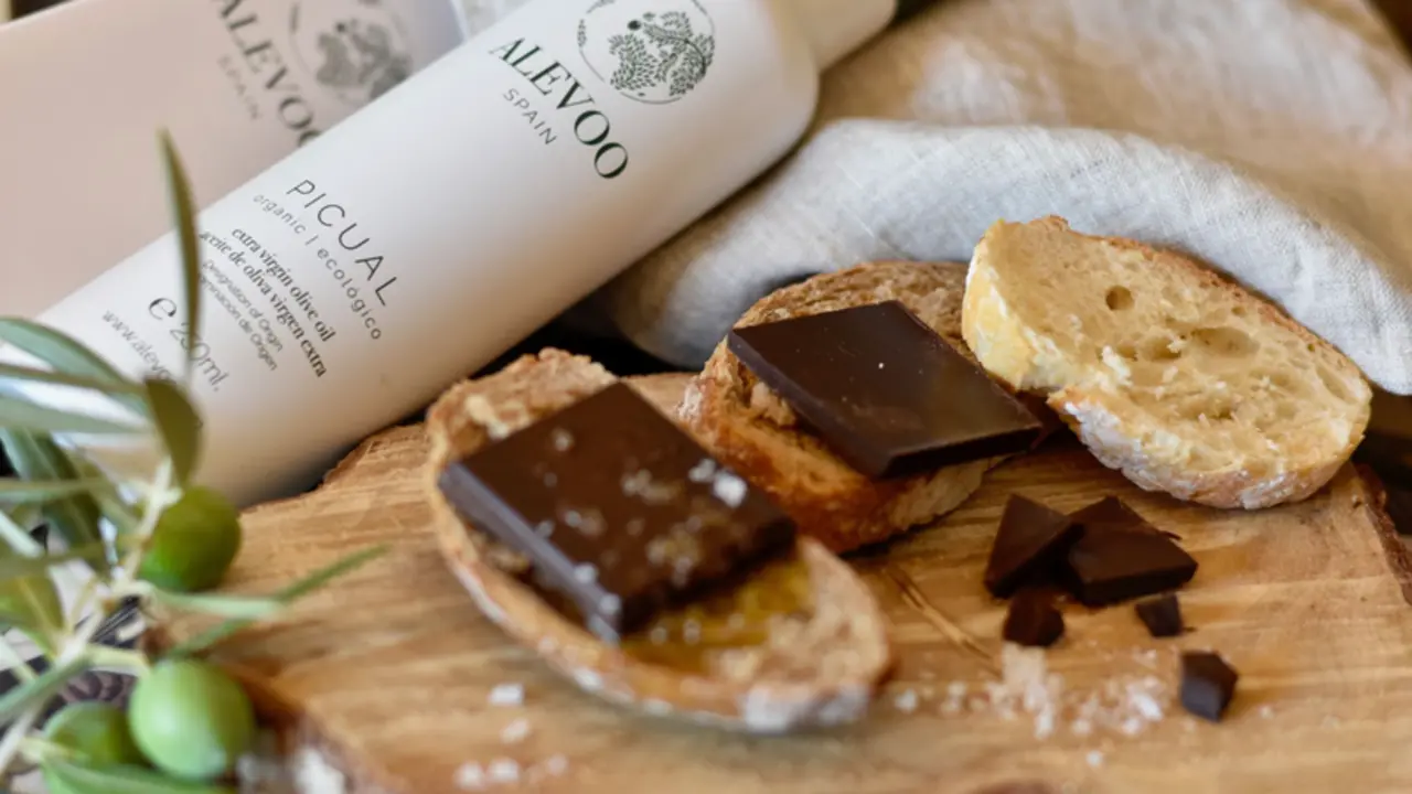 <p> Pan con chocolate y aceite de oliva: el manjar favorito de los m&aacute;s peque&ntilde;os </p>