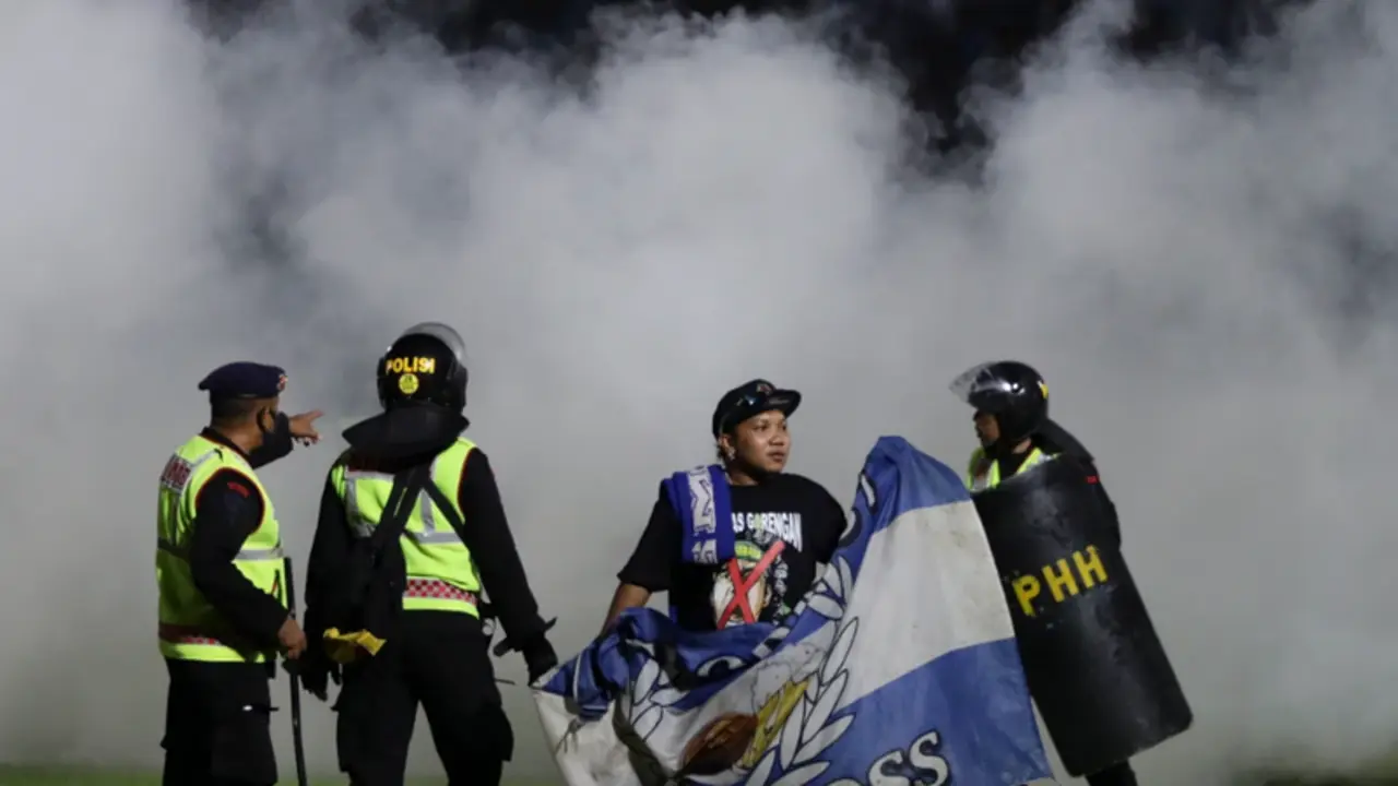 <p> Disturbios en el partido de Indonesia </p>