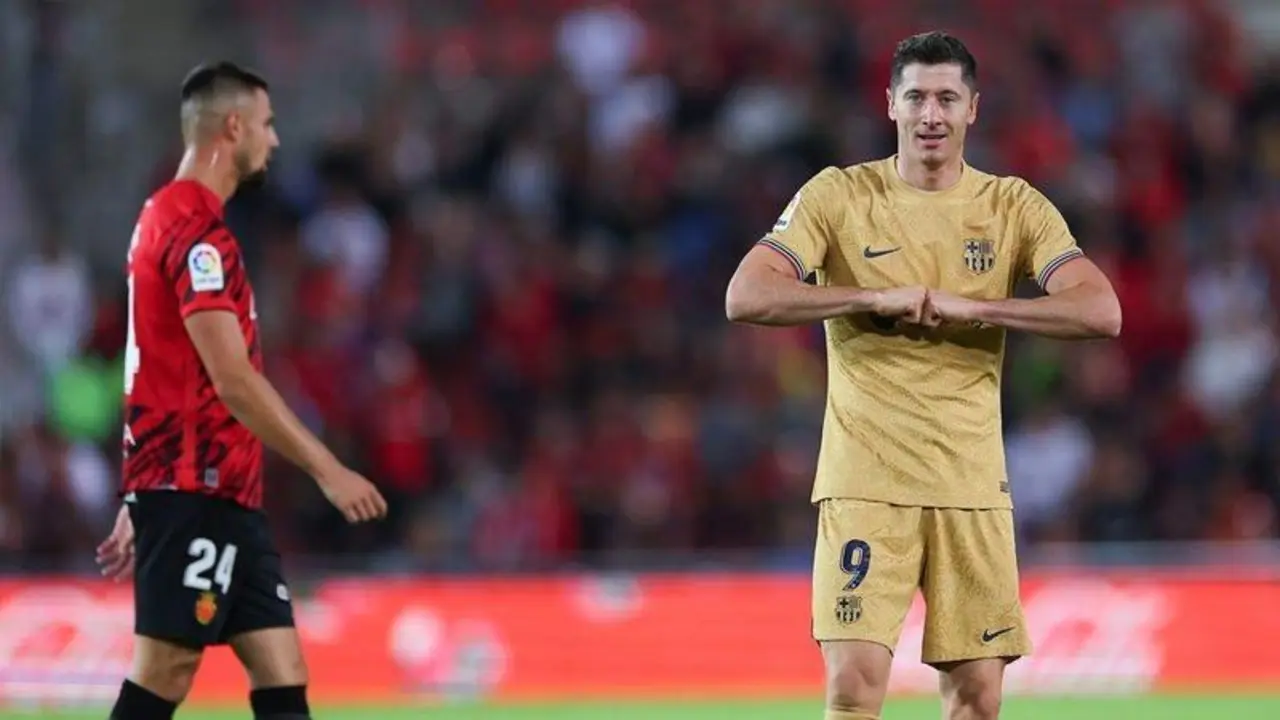 <p> Lewandowski celebrando su gol ante el Mallorca </p>