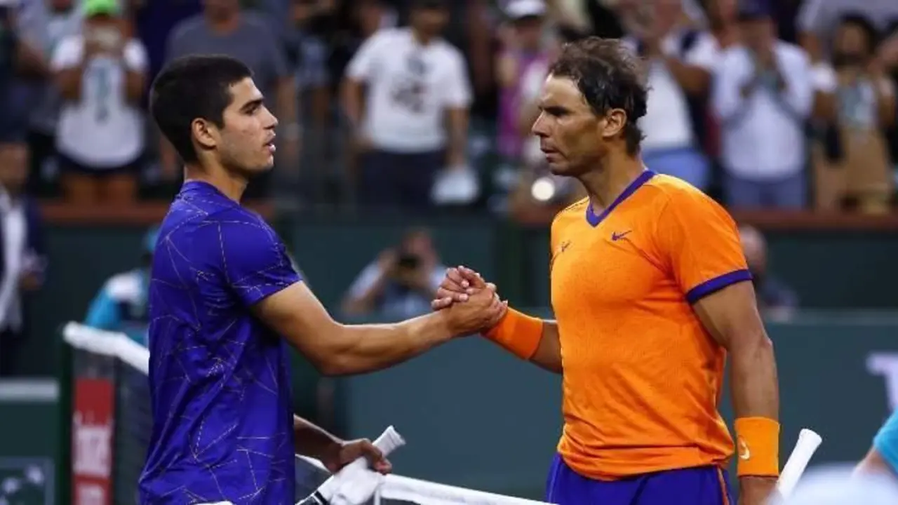 <p> Carlos Alcaraz junto a Rafa Nadal </p>