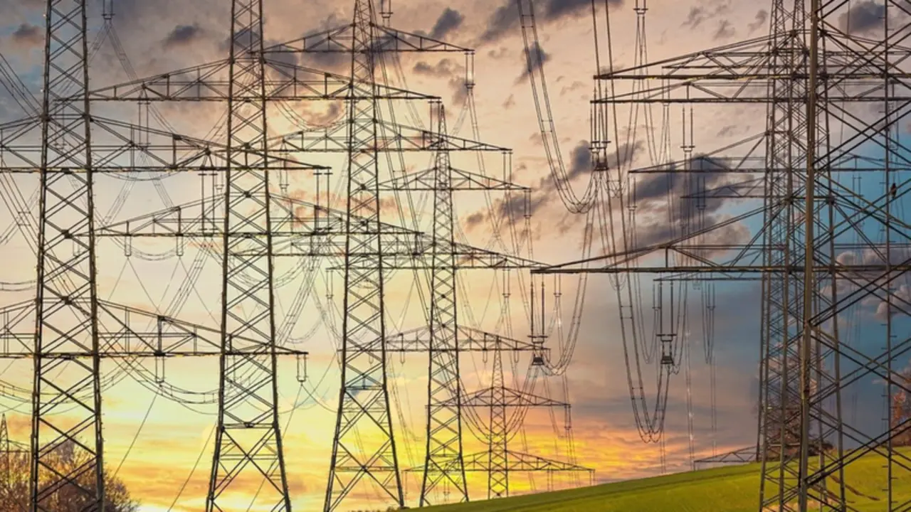 <p> Archivo - Torres el&eacute;ctricas - COMPROM&Iacute;S - Archivo </p>