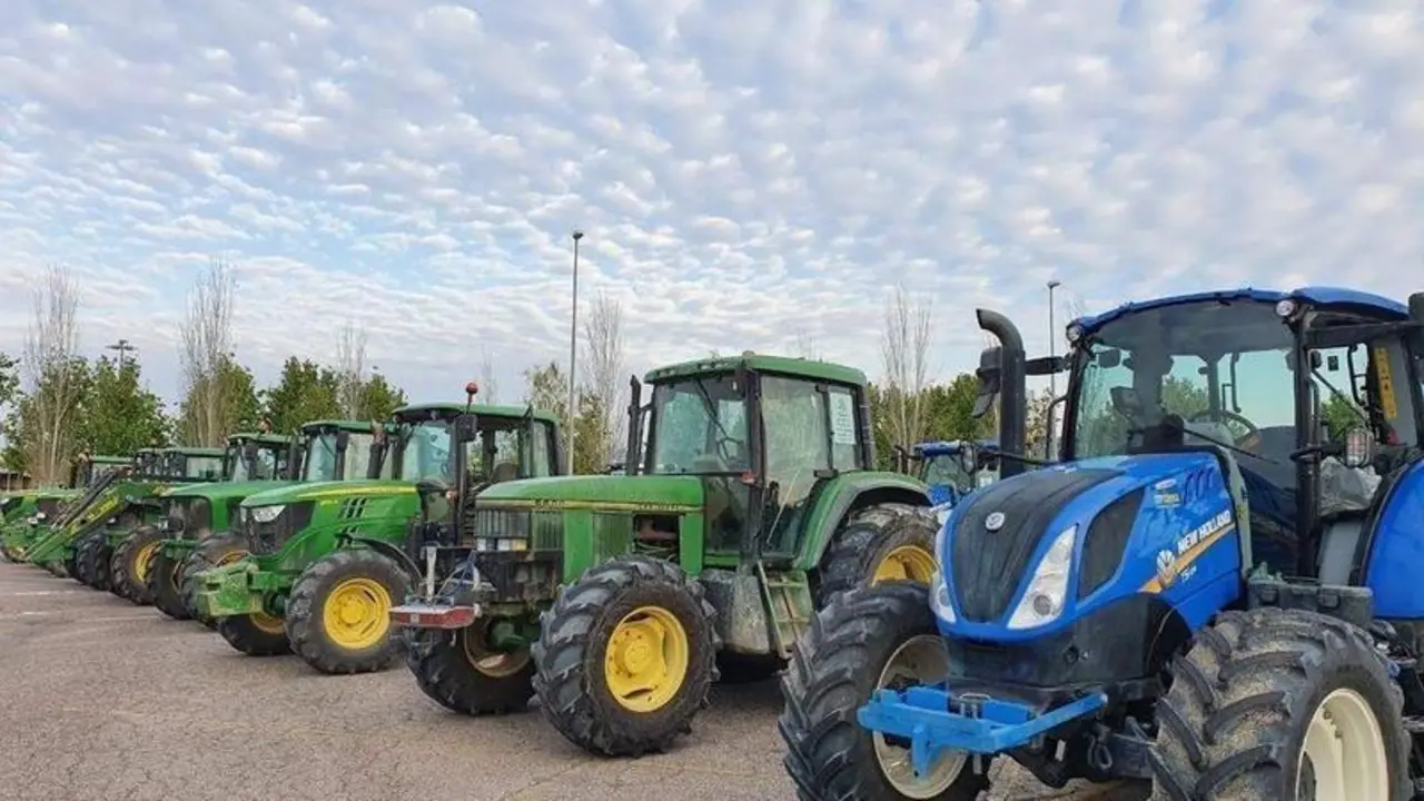 <p> Tractores de agricultores de la provincia de C&oacute;rdoba </p>