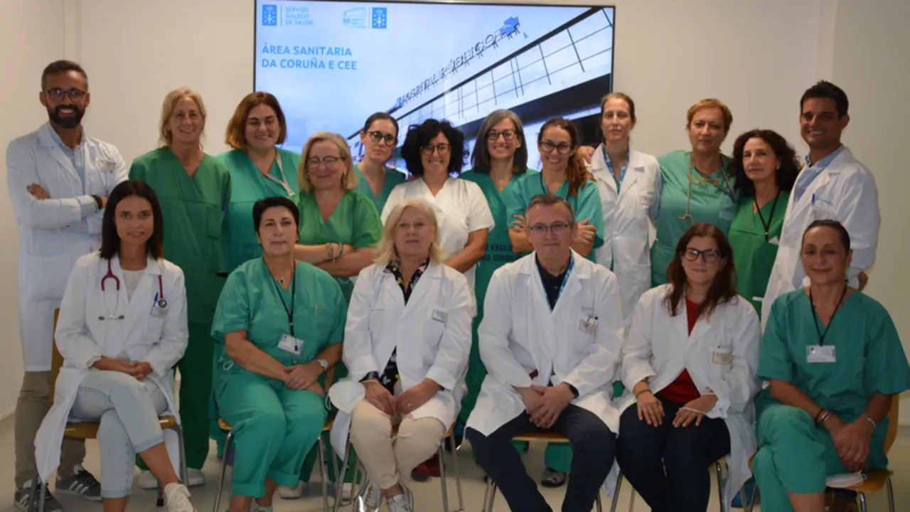 <p> Equipo m&eacute;dico que llev&oacute; a cabo el transplante </p>
