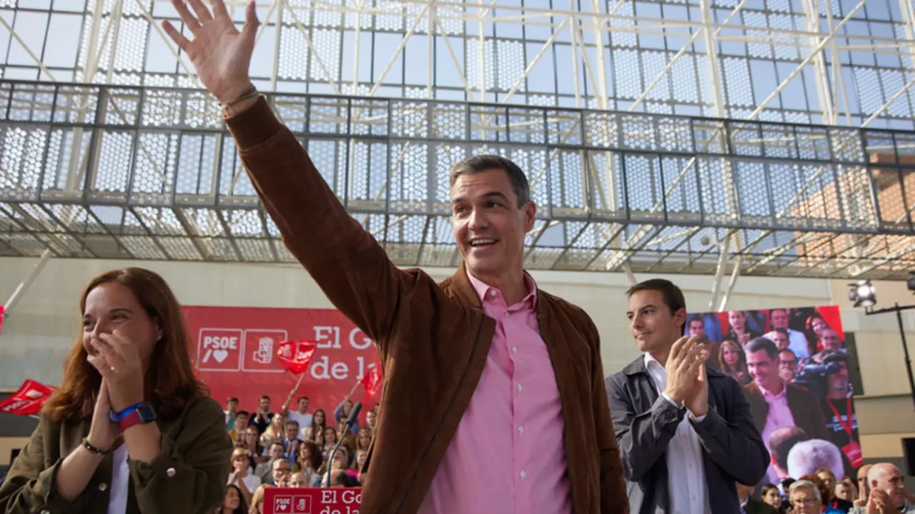<p> El presidente del Gobierno y l&iacute;der del PSOE, Pedro S&aacute;nchez, interviene en un acto pol&iacute;tico de los socialistas - Jes&uacute;s Hell&iacute;n - Europa Press </p>