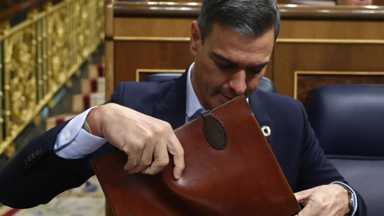 <p> El presidente del Gobierno, Pedro S&aacute;nchez, durante una sesi&oacute;n plenaria en el Congreso - Eduardo Parra - Europa Pres </p>