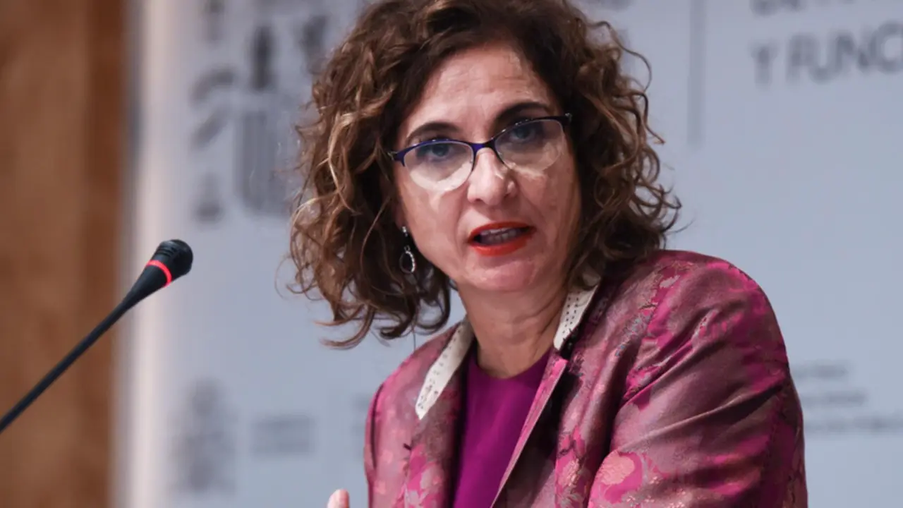 <p> La ministra de Hacienda y Funci&oacute;n P&uacute;blica, Mar&iacute;a Jes&uacute;s Montero, comparece en rueda de prensa, en el Ministerio de Hacienda, a 29 de septiembre de 2022, en Madrid, (Espa&ntilde;a). - Gustavo Valiente - Europa Press </p>