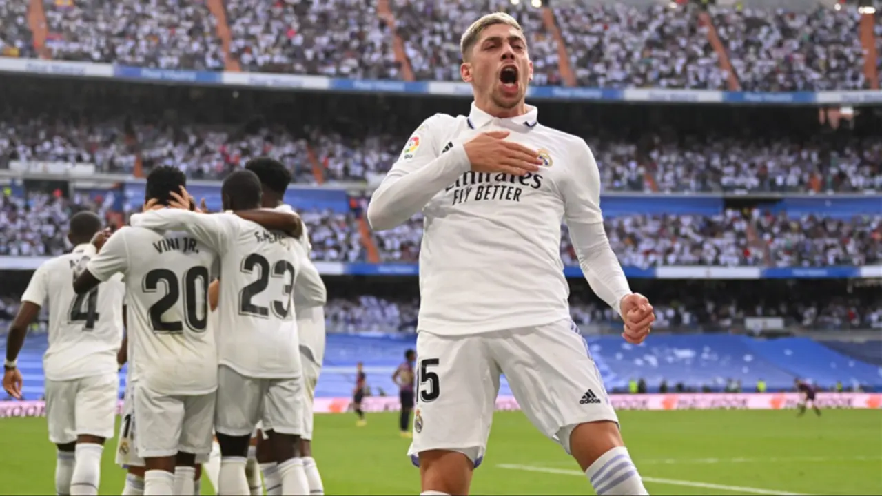 <p> Fede Valverde celebrando el gol en El Cl&aacute;sico </p>