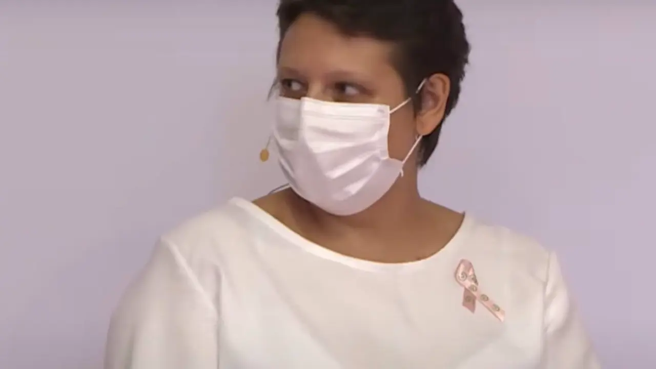 <p> Mar&iacute;a Jos&eacute; Ivars, paciente con c&aacute;ncer de mama metast&aacute;sico, en un acto organizado por la Asociaci&oacute;n Espa&ntilde;ola contra el C&aacute;ncer (AECC) con motivo del D&iacute;a Mundial Contra el C&aacute;ncer de Mama. En Madrid (Espa&ntilde;a), a 19 de octubre de 2022. - AECC </p>