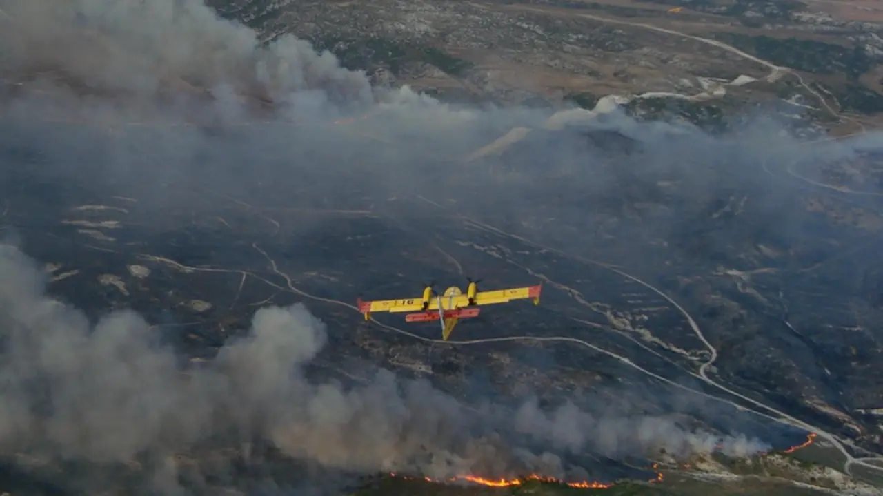 <p> Archivo - Imagen de archivo de un avi&oacute;n contraincendios - DGA - Archivo </p>