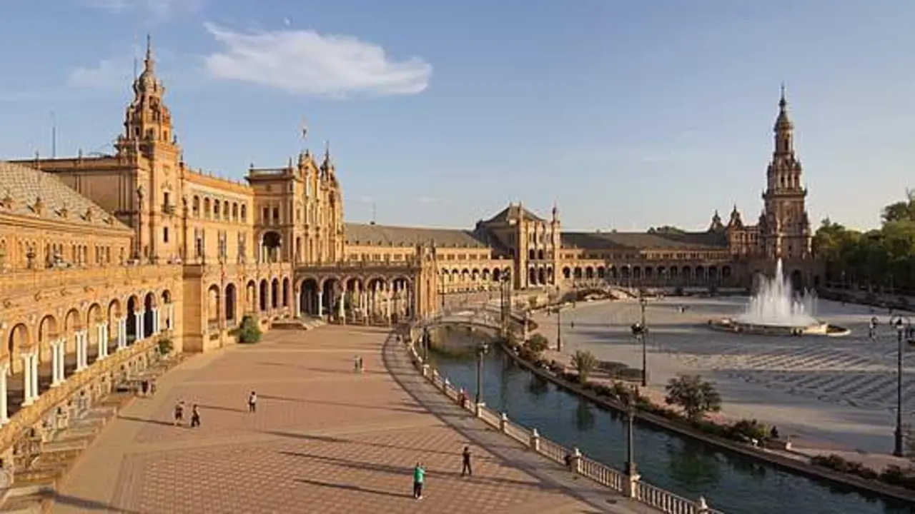 <p> Plaza de Espa&ntilde;a en Sevilla </p>