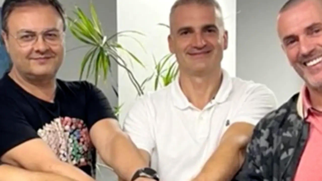 <p> Un Ayuntamiento de Barcelona contrata a una empresa de desokupaci&oacute;n </p>