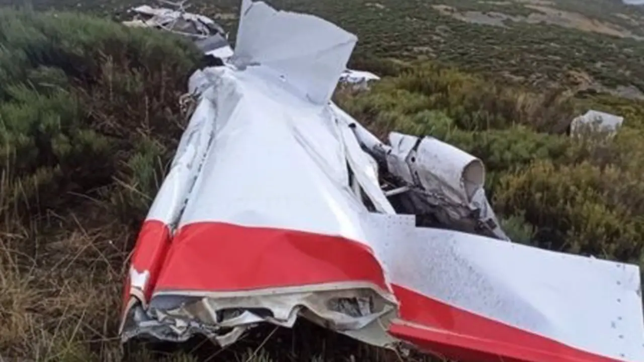 <p> Imagen del avi&oacute;n siniestrado en Porto, Zamora. - 112 </p>
