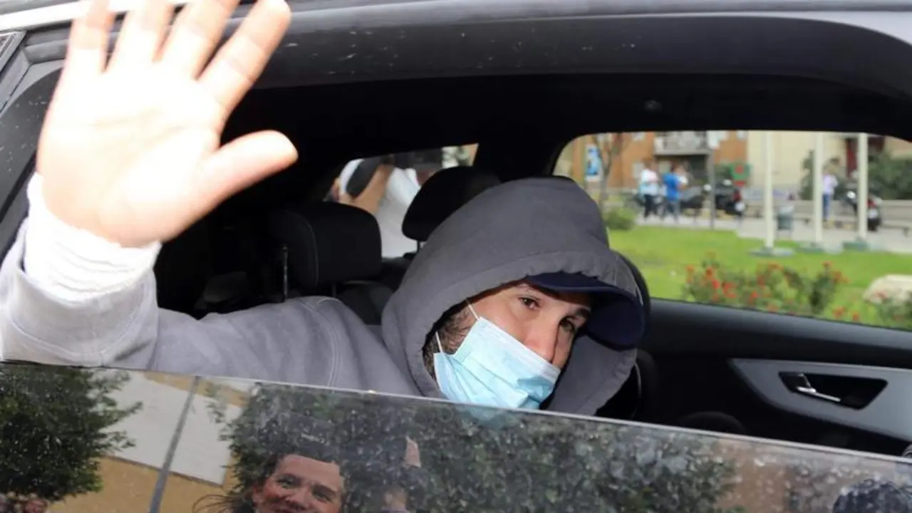 <p> Kiko Rivera recibe el alta hospitalaria tres d&iacute;as despu&eacute;s de sufrir un ictus </p>