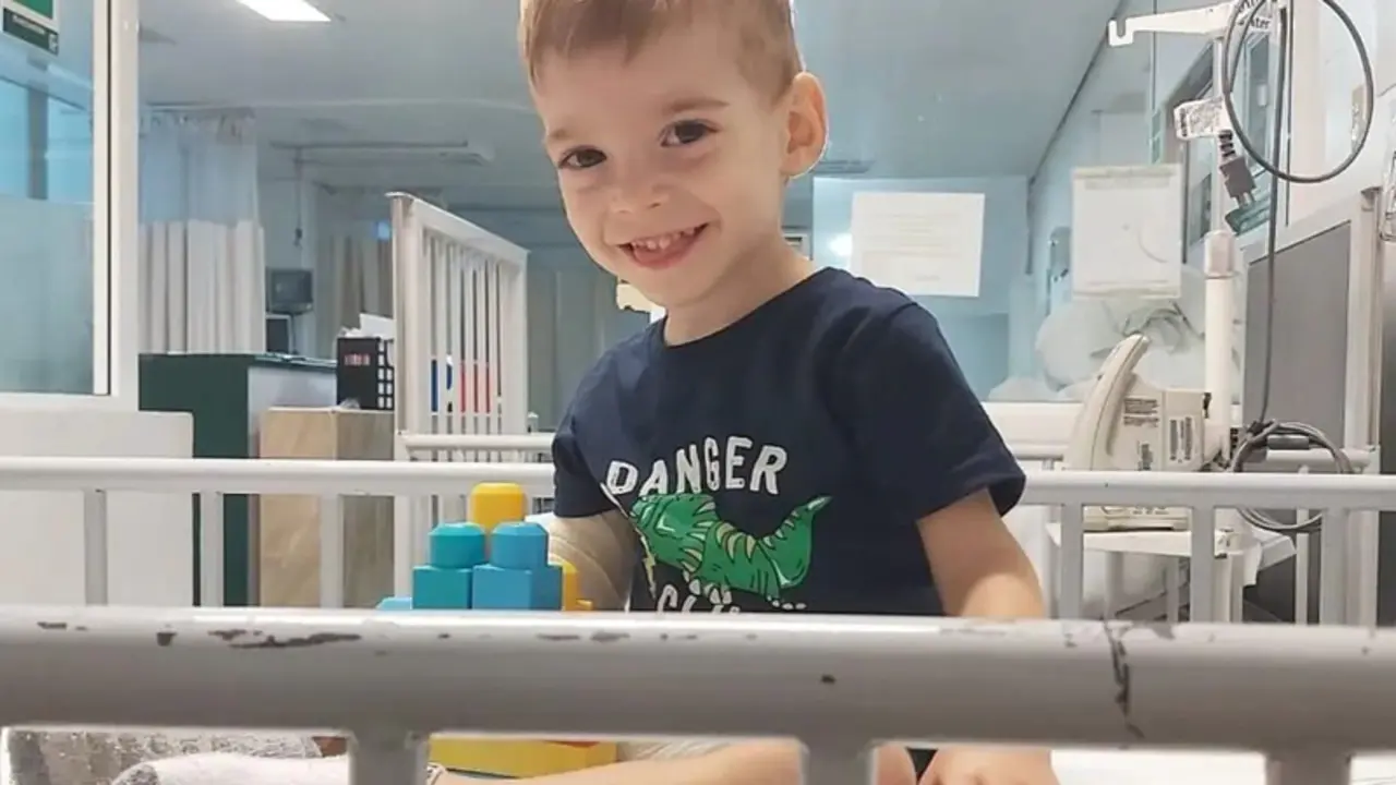 <p> Oliver en una foto compartida por su padre en IG </p>