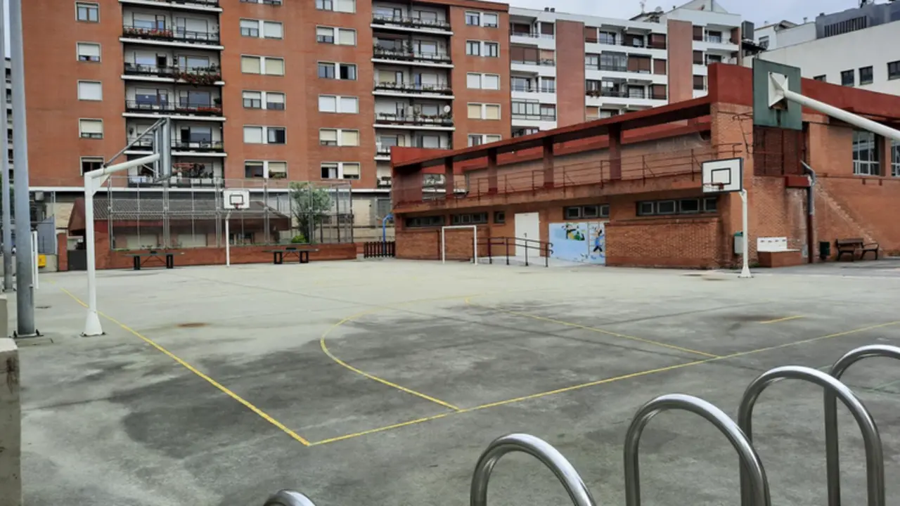 <p> Patio de un colegio bilba&iacute;no - EUROPA PRESS </p>