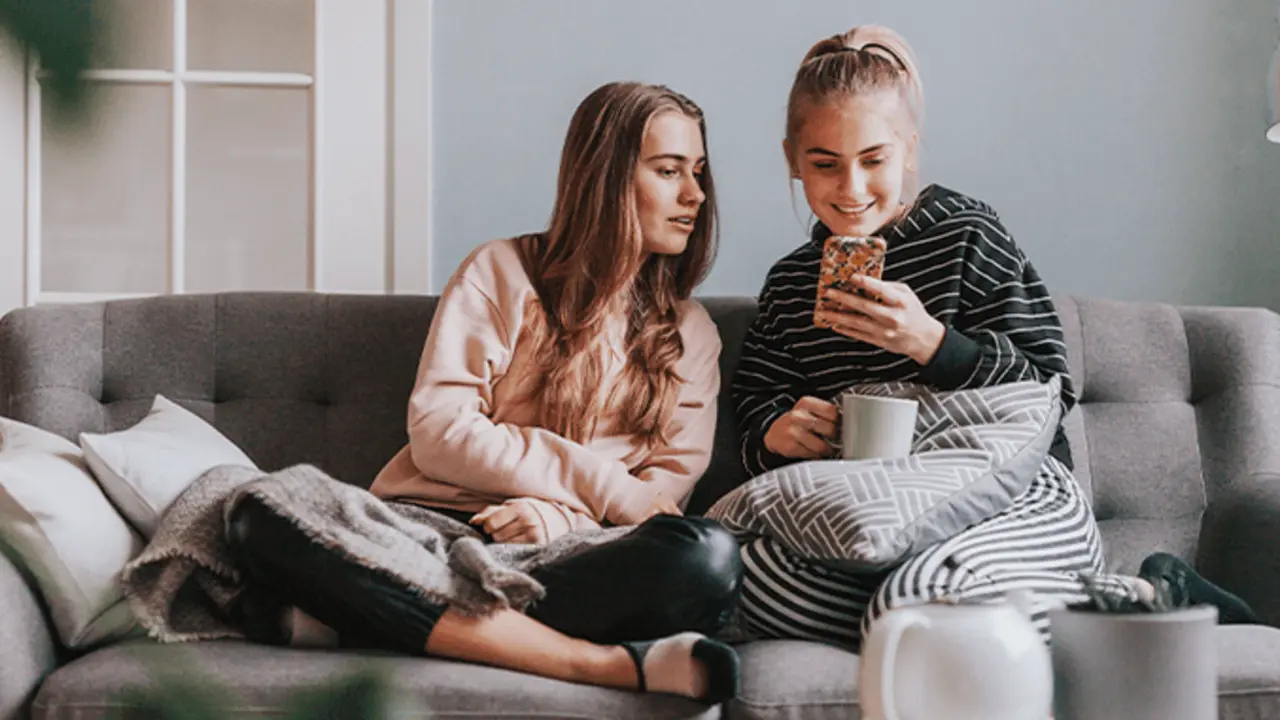 <p> Los menores espa&ntilde;oles pasan el mismo tiempo en TikTok que en WhatsApp y YouTube juntos </p>