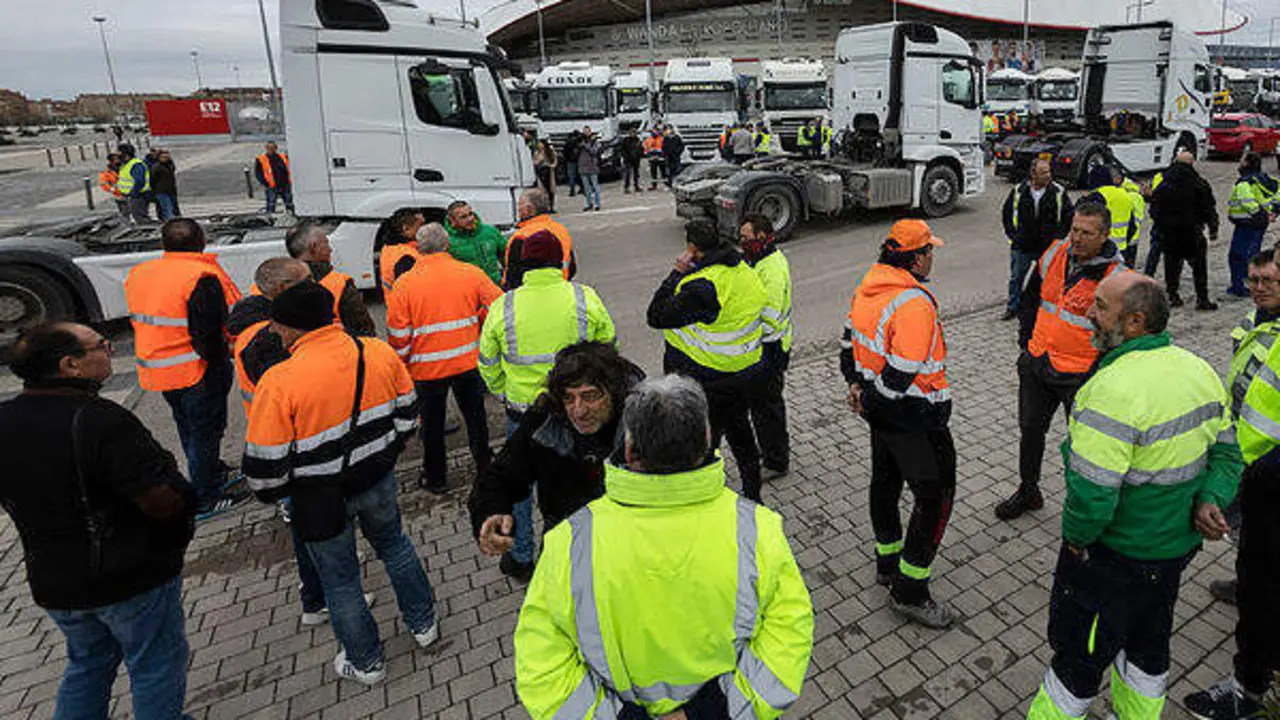 <p> Nueva huelga de transportistas </p>