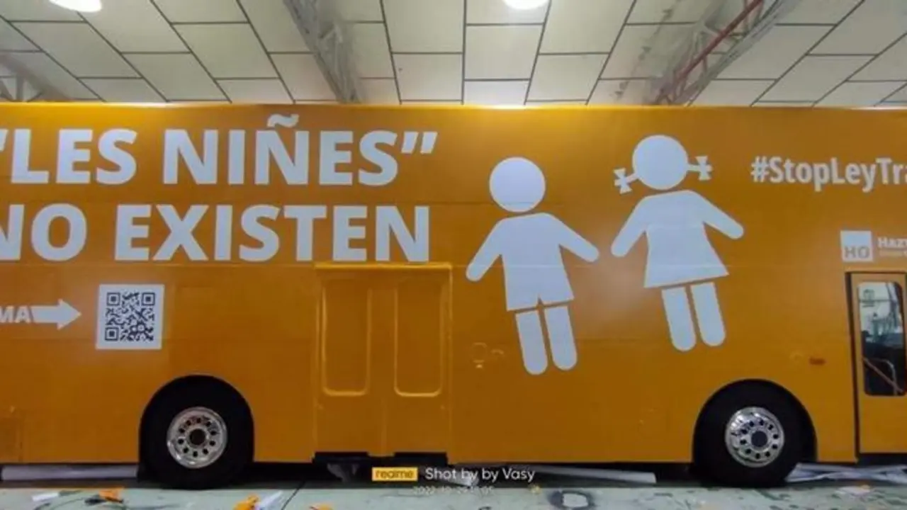 <p> Autob&uacute;s HazteO&iacute;r contra la Ley Trans </p>