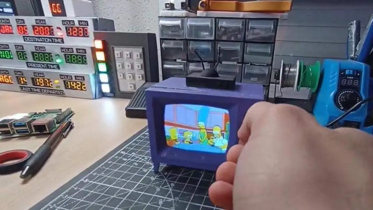 <p> Televisi&oacute;n en miniatura de Los Simpson </p>