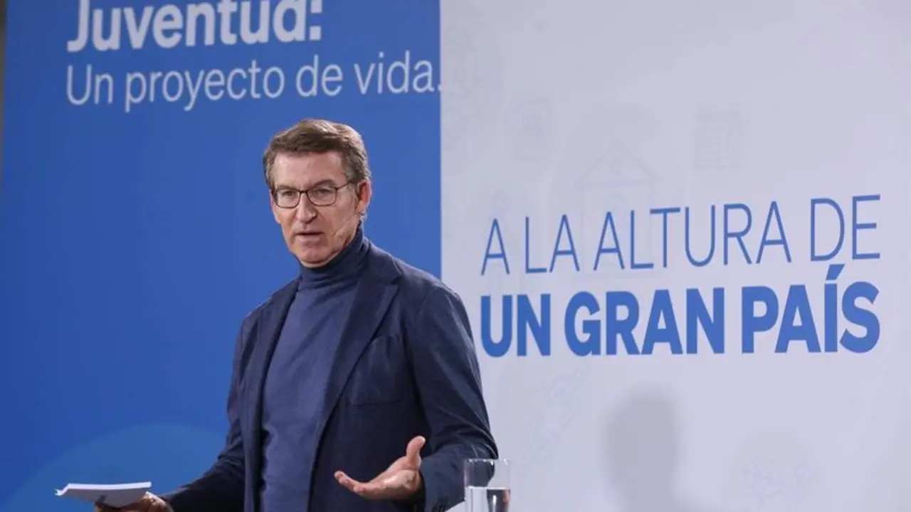 <p> El presidente del PP, Alberto N&uacute;&ntilde;ez Feij&oacute;o, interviene durante la segunda convenci&oacute;n sectorial del Partido Popular </p>