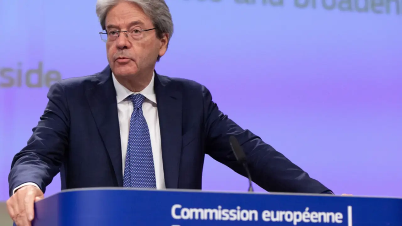  Archivo - FILED - 14 July 2022, Belgium, Brussels: EU Economy Commissioner Paolo Gentiloni speaks during a press conference on the Summer Economic Forecast. Photo: Bogdan Hoyaux/European Commission/dpa - ATTENTION: editorial use only and only if the credi - Bogdan Hoyaux/European Commissio / DPA - Archivo 