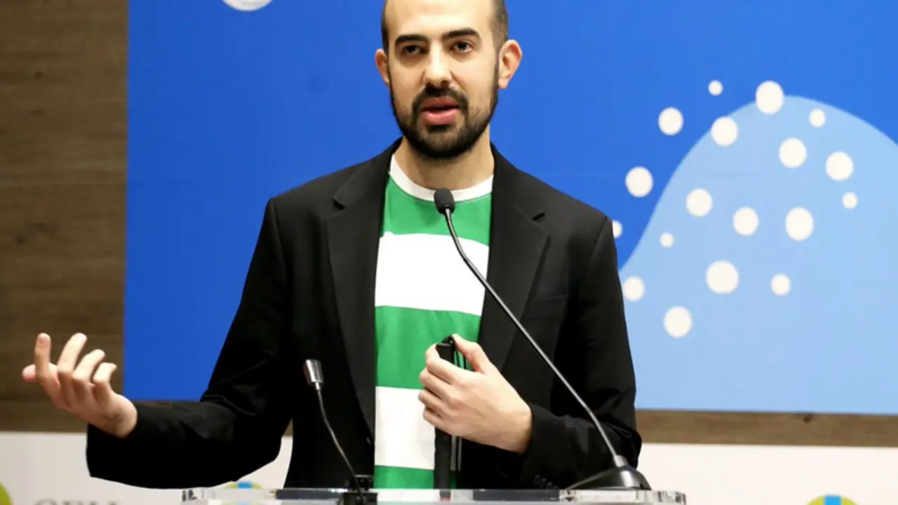  Con Javier Garc&iacute;a Pajares, primer estudiante sordociego Erasmus de Europa, - CEU 