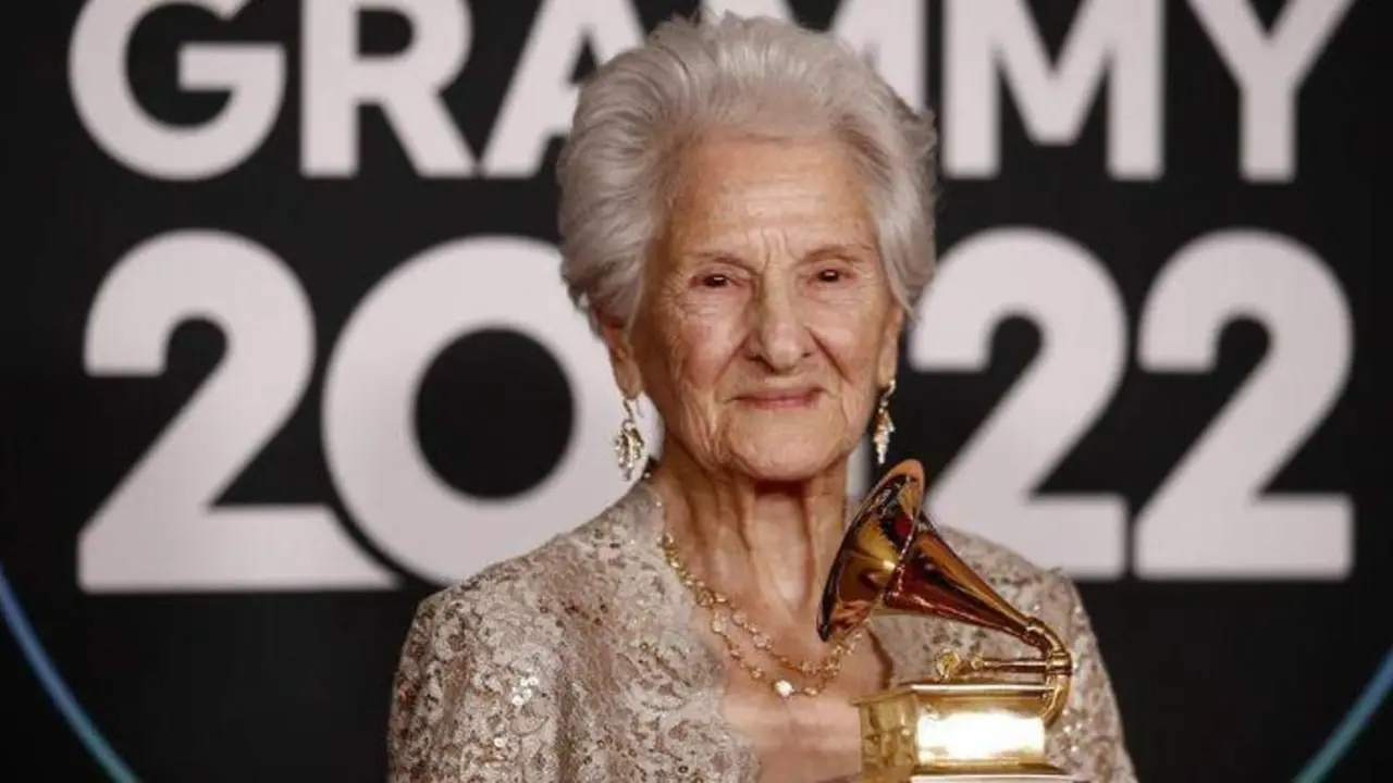  &Aacute;ngela &Aacute;lvarez, ganadora del Grammy Latino a mejor artista revelaci&oacute;n 