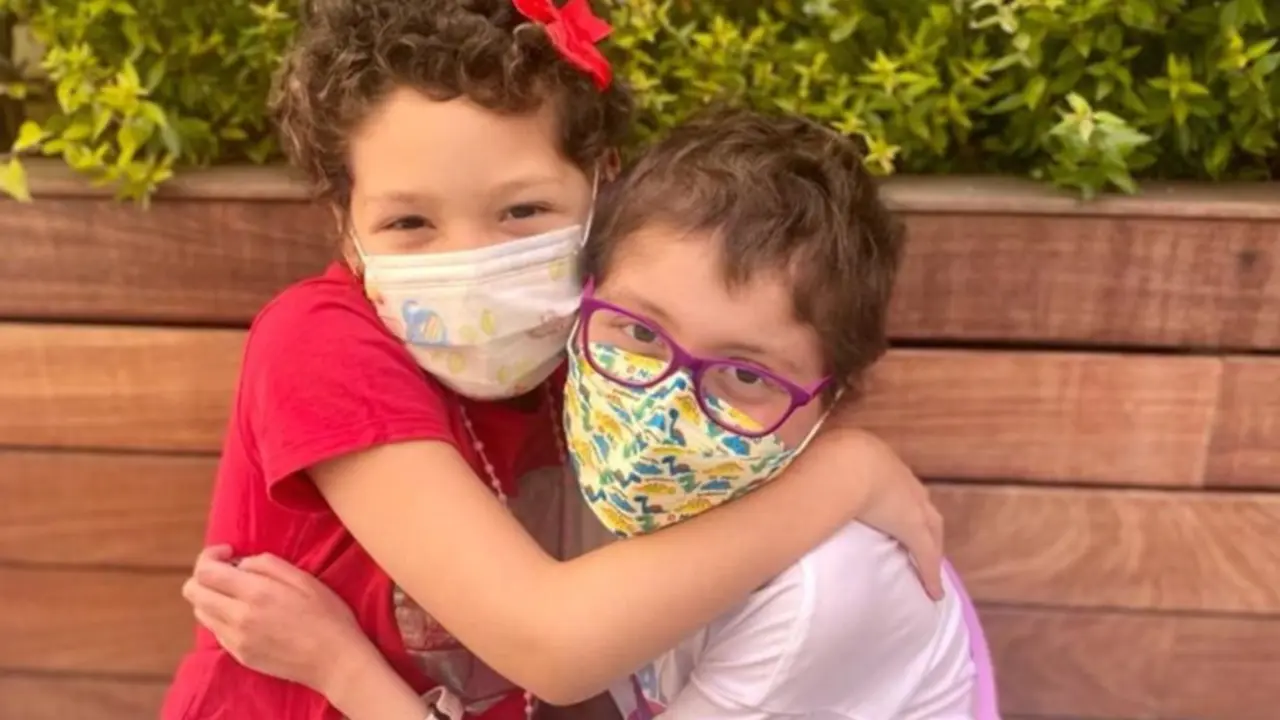  Leire y Cori, dos pacientes que juegan en Roblox 