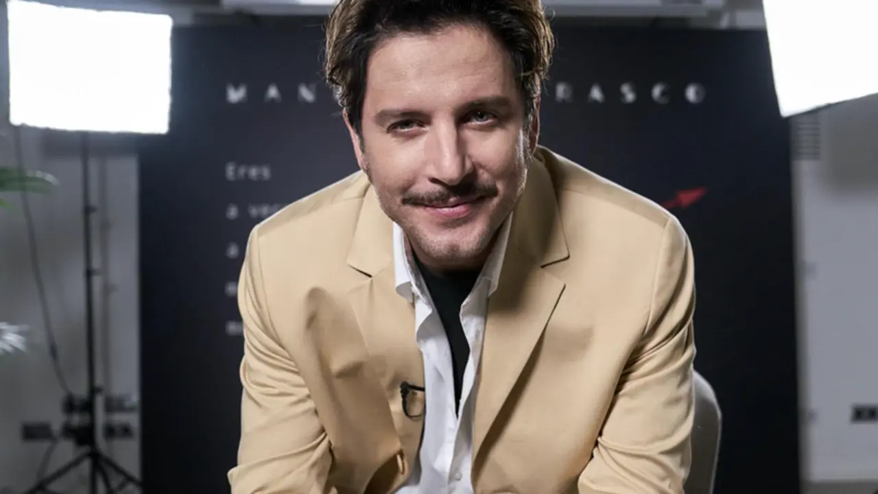  El cantante Manuel Carrasco posa durante una entrevista para Europa Press en el Hotel ME Madrid Reina Victoria, a 24 de noviembre de 2022, en Madrid (Espa&ntilde;a). - A. P&eacute;rez Meca - Europa Press 