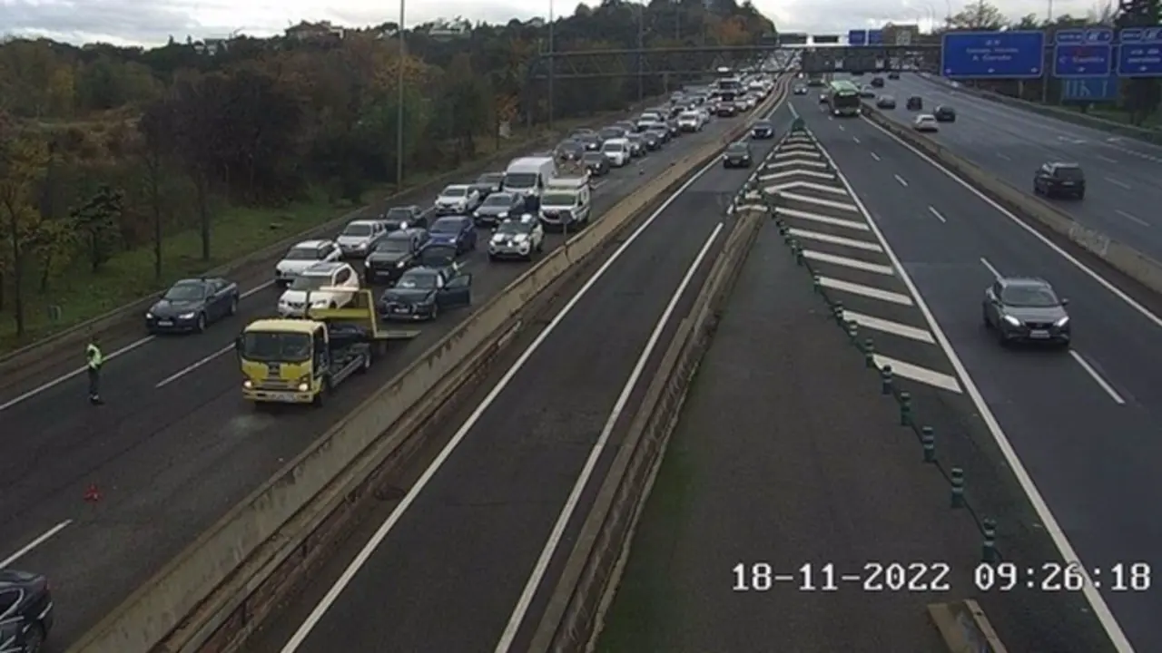  Una retenci&oacute;n en carretera - DGT 