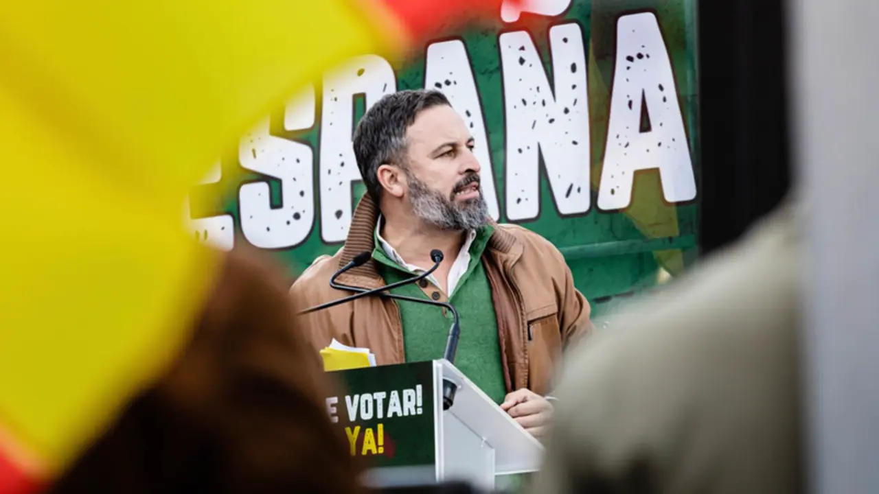  El l&iacute;der nacional de Vox, Santiago Abascal, interviene durante un acto de protesta, organizada por su formaci&oacute;n, por la derogaci&oacute;n del delito de sedici&oacute;n del C&oacute;digo Penal, a 27 de noviembre de 2022, en Madrid (Espa&ntilde;a). - Carlos Luj&aacute;n - Europa Press 
