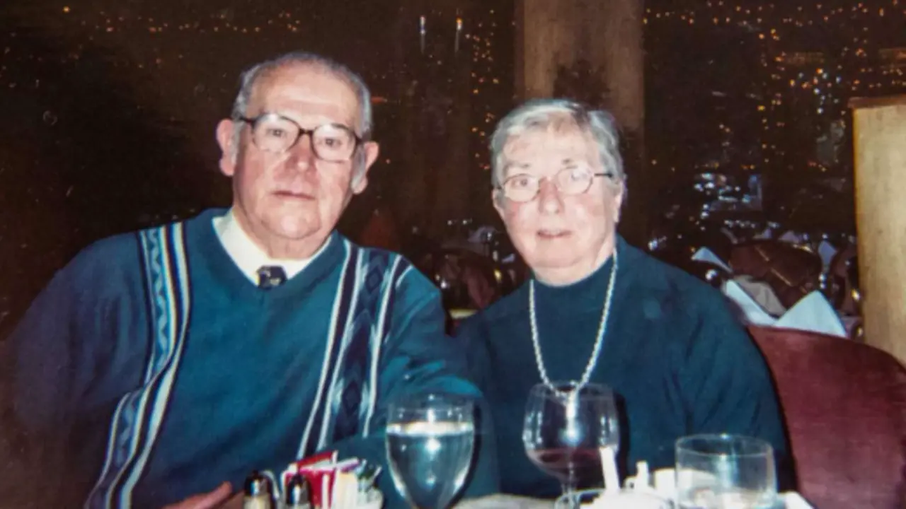  Los amigos por correspondencia Geoff Banks y Celesta Byrne, 